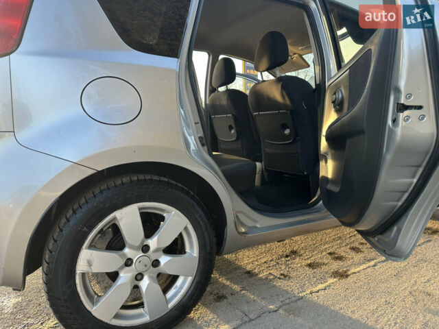 Сірий Ніссан Ноут, об'ємом двигуна 1.6 л та пробігом 311 тис. км за 4800 $, фото 22 на Automoto.ua