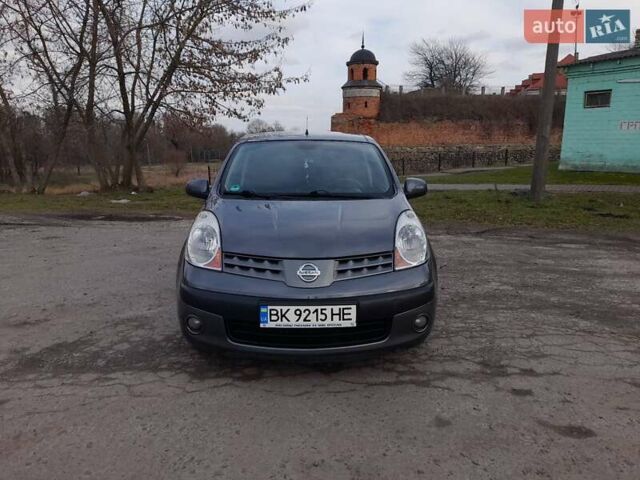 Серый Ниссан Ноут, объемом двигателя 1.6 л и пробегом 216 тыс. км за 5700 $, фото 2 на Automoto.ua
