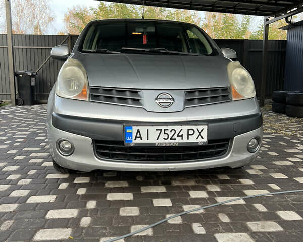 Серый Ниссан Ноут, объемом двигателя 1.6 л и пробегом 192 тыс. км за 5700 $, фото 2 на Automoto.ua