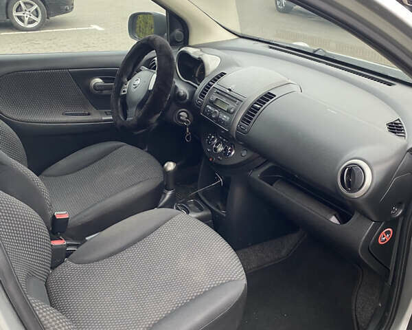 Сірий Ніссан Ноут, об'ємом двигуна 1.6 л та пробігом 214 тис. км за 5200 $, фото 18 на Automoto.ua