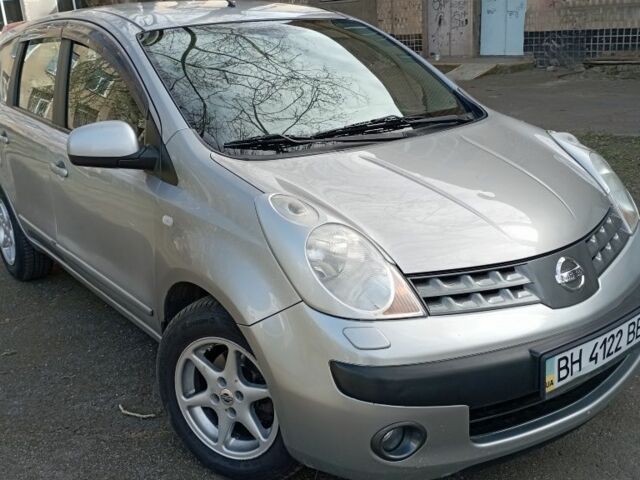 Серый Ниссан Ноут, объемом двигателя 1.6 л и пробегом 217 тыс. км за 4500 $, фото 8 на Automoto.ua