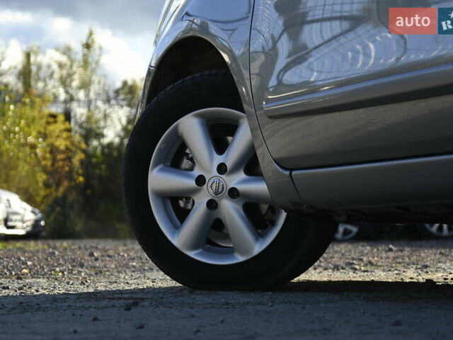 Сірий Ніссан Ноут, об'ємом двигуна 1.6 л та пробігом 198 тис. км за 5150 $, фото 7 на Automoto.ua