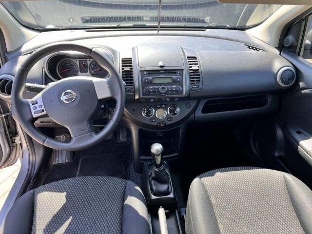 Сірий Ніссан Ноут, об'ємом двигуна 1.6 л та пробігом 200 тис. км за 5200 $, фото 4 на Automoto.ua