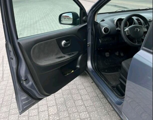 Серый Ниссан Ноут, объемом двигателя 1.4 л и пробегом 220 тыс. км за 4300 $, фото 6 на Automoto.ua