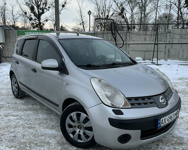 Серый Ниссан Ноут, объемом двигателя 1.4 л и пробегом 230 тыс. км за 5100 $, фото 4 на Automoto.ua