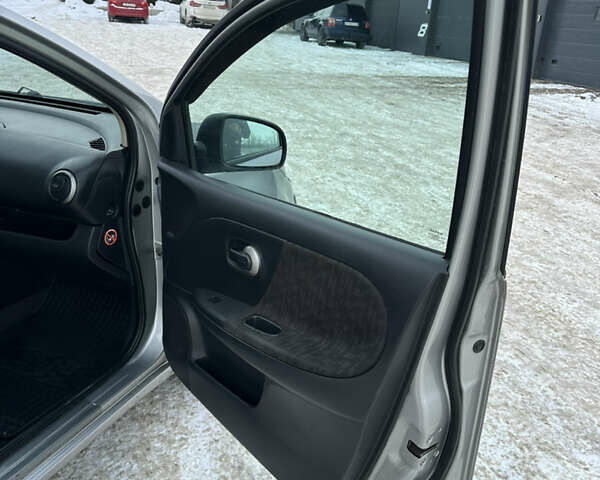 Серый Ниссан Ноут, объемом двигателя 1.4 л и пробегом 230 тыс. км за 5100 $, фото 12 на Automoto.ua