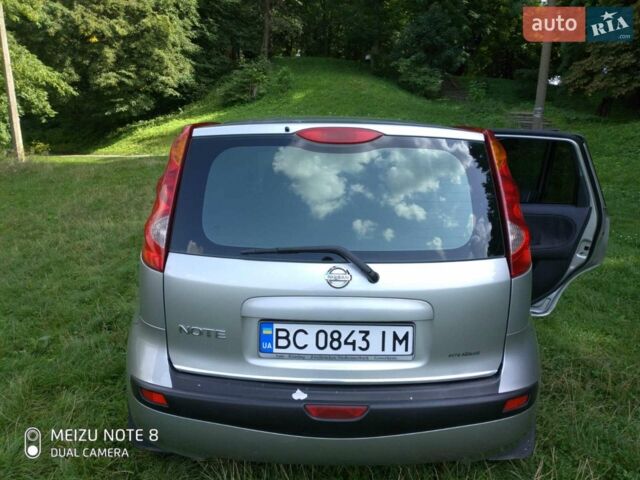 Сірий Ніссан Ноут, об'ємом двигуна 1.39 л та пробігом 130 тис. км за 5000 $, фото 5 на Automoto.ua