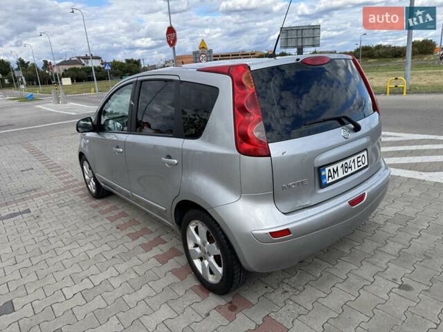Серый Ниссан Ноут, объемом двигателя 1.6 л и пробегом 270 тыс. км за 5099 $, фото 4 на Automoto.ua