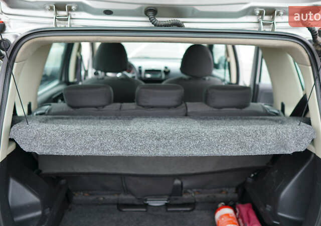 Серый Ниссан Ноут, объемом двигателя 1.6 л и пробегом 215 тыс. км за 6000 $, фото 21 на Automoto.ua