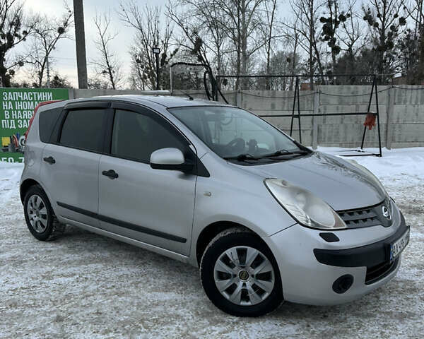 Серый Ниссан Ноут, объемом двигателя 1.4 л и пробегом 230 тыс. км за 5100 $, фото 2 на Automoto.ua