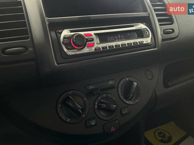 Сірий Ніссан Ноут, об'ємом двигуна 1.4 л та пробігом 86 тис. км за 5500 $, фото 18 на Automoto.ua