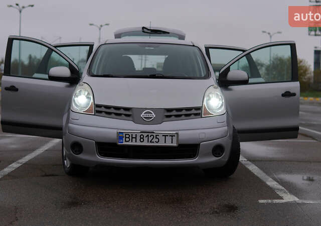 Серый Ниссан Ноут, объемом двигателя 1.6 л и пробегом 215 тыс. км за 6000 $, фото 17 на Automoto.ua