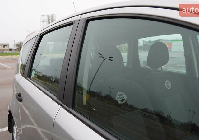 Серый Ниссан Ноут, объемом двигателя 1.6 л и пробегом 215 тыс. км за 6000 $, фото 20 на Automoto.ua