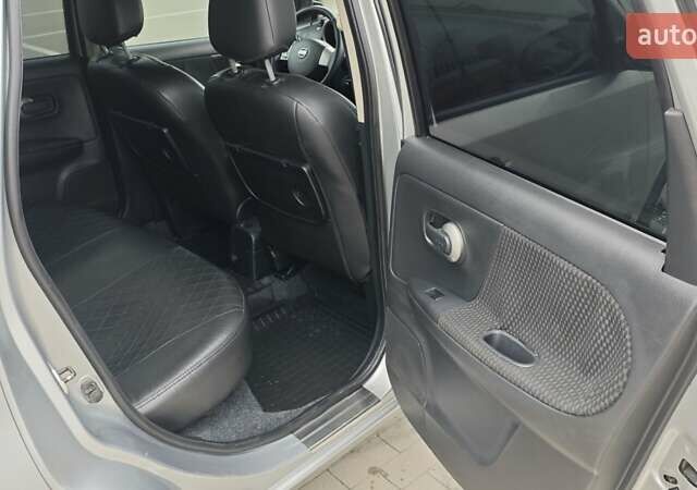 Серый Ниссан Ноут, объемом двигателя 1.4 л и пробегом 293 тыс. км за 5400 $, фото 17 на Automoto.ua