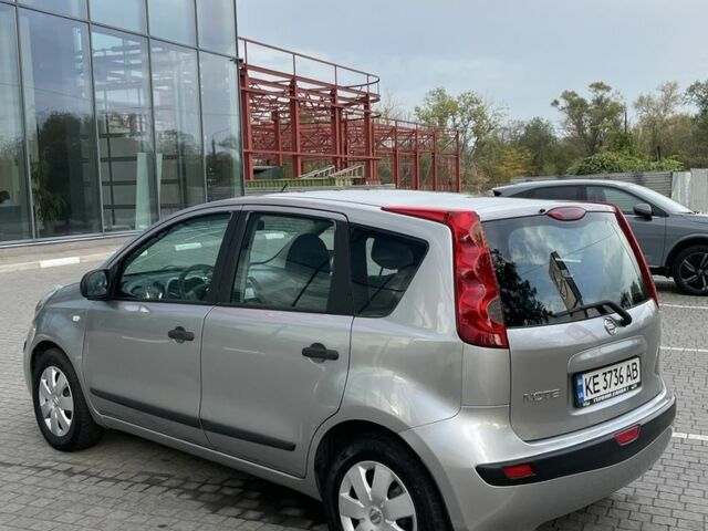 Сірий Ніссан Ноут, об'ємом двигуна 1.4 л та пробігом 170 тис. км за 4800 $, фото 8 на Automoto.ua