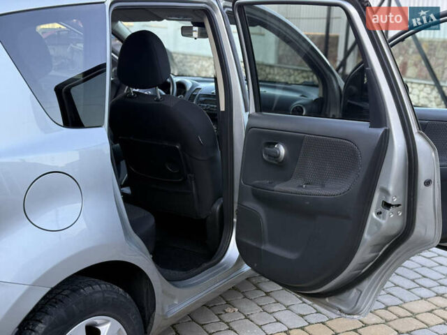 Сірий Ніссан Ноут, об'ємом двигуна 1.6 л та пробігом 189 тис. км за 5950 $, фото 24 на Automoto.ua