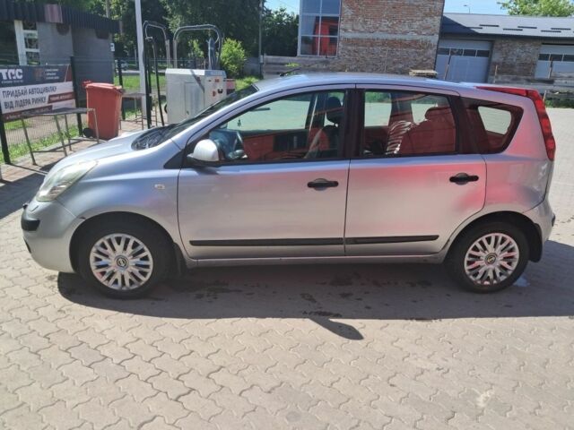 Серый Ниссан Ноут, объемом двигателя 1.5 л и пробегом 300 тыс. км за 2100 $, фото 5 на Automoto.ua