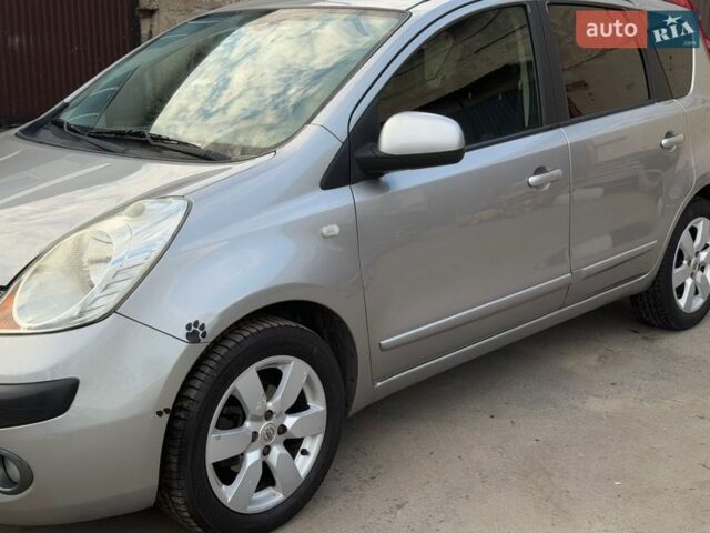 Серый Ниссан Ноут, объемом двигателя 1.4 л и пробегом 198 тыс. км за 4650 $, фото 5 на Automoto.ua