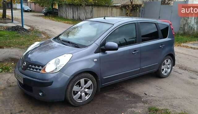 Сірий Ніссан Ноут, об'ємом двигуна 1.6 л та пробігом 218 тис. км за 5100 $, фото 1 на Automoto.ua