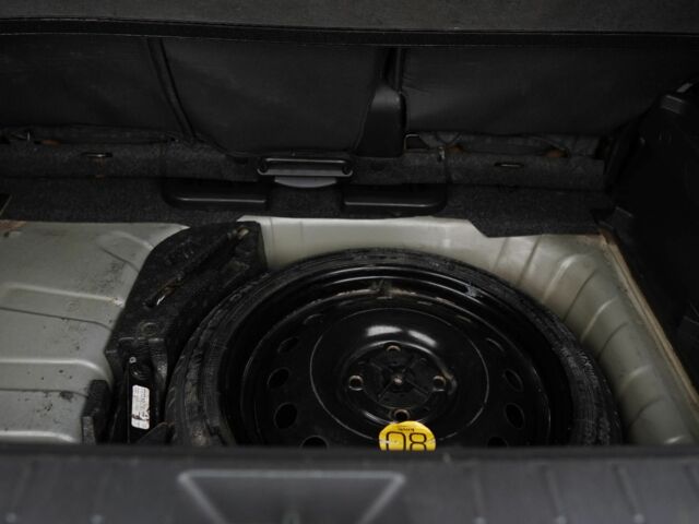 Сірий Ніссан Ноут, об'ємом двигуна 1.6 л та пробігом 219 тис. км за 3800 $, фото 21 на Automoto.ua