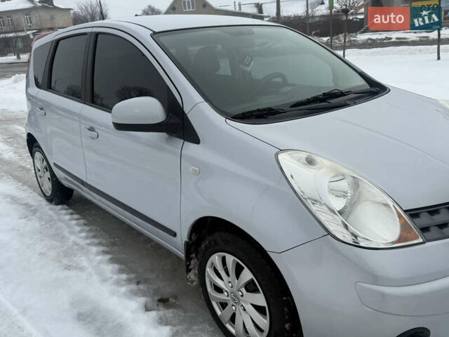 Серый Ниссан Ноут, объемом двигателя 1.4 л и пробегом 274 тыс. км за 5150 $, фото 3 на Automoto.ua