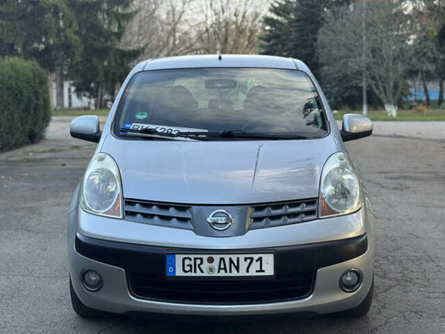 Сірий Ніссан Ноут, об'ємом двигуна 1.4 л та пробігом 178 тис. км за 4950 $, фото 2 на Automoto.ua