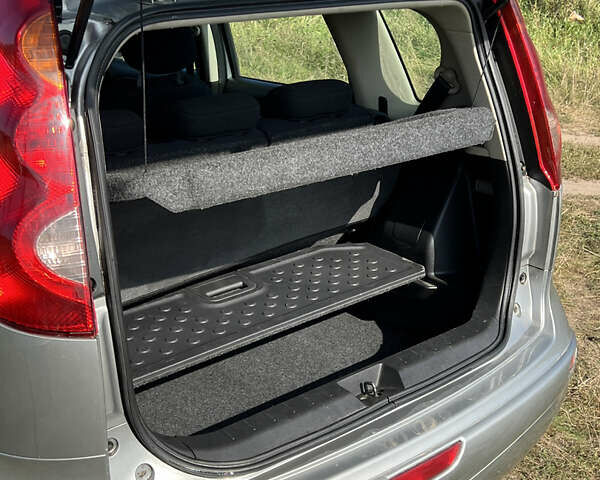 Ниссан Ноут 2007 в Киеве на Automoto.ua Серый Ниссан Ноут, объемом двигателя 1.5 л и пробегом 181 тыс. км за 5900 $, фото 9 на Automoto.ua