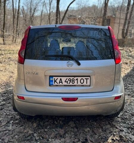 Сірий Ніссан Ноут, об'ємом двигуна 1.6 л та пробігом 247 тис. км за 5900 $, фото 4 на Automoto.ua