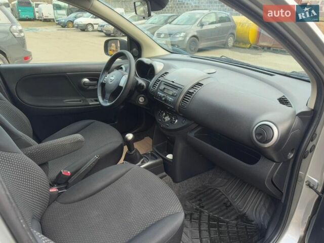 Серый Ниссан Ноут, объемом двигателя 1.4 л и пробегом 198 тыс. км за 4650 $, фото 22 на Automoto.ua