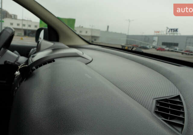 Серый Ниссан Ноут, объемом двигателя 1.6 л и пробегом 215 тыс. км за 6000 $, фото 31 на Automoto.ua