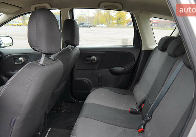 Серый Ниссан Ноут, объемом двигателя 1.6 л и пробегом 215 тыс. км за 6000 $, фото 28 на Automoto.ua