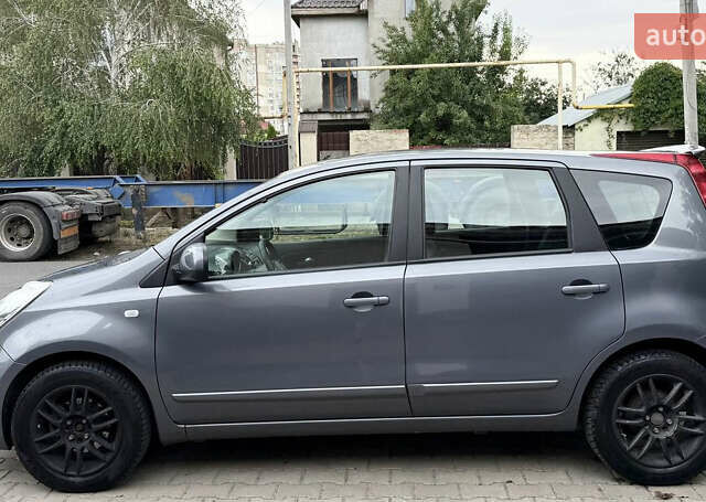 Серый Ниссан Ноут, объемом двигателя 1.6 л и пробегом 157 тыс. км за 7450 $, фото 2 на Automoto.ua