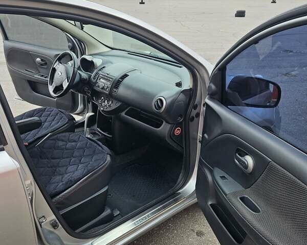Сірий Ніссан Ноут, об'ємом двигуна 1.6 л та пробігом 188 тис. км за 6300 $, фото 15 на Automoto.ua