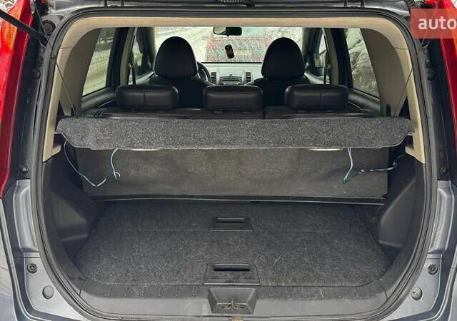 Серый Ниссан Ноут, объемом двигателя 1.6 л и пробегом 266 тыс. км за 6000 $, фото 8 на Automoto.ua