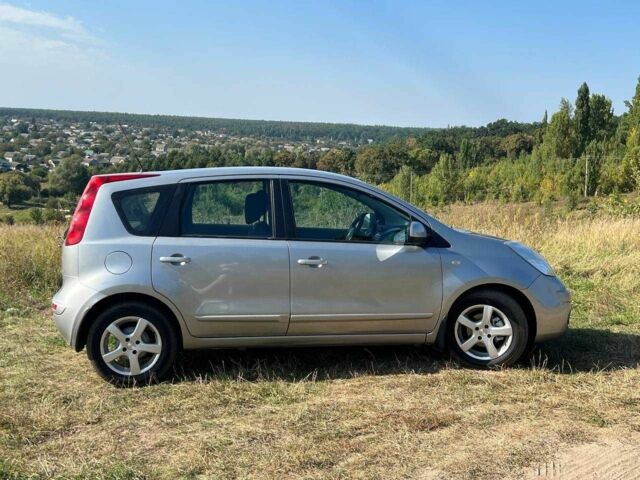 Серый Ниссан Ноут, объемом двигателя 1.5 л и пробегом 181 тыс. км за 5900 $, фото 2 на Automoto.ua