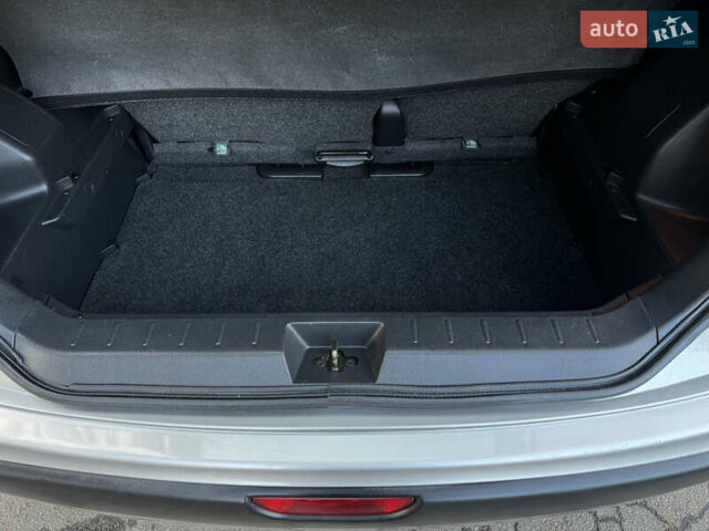 Сірий Ніссан Ноут, об'ємом двигуна 1.4 л та пробігом 178 тис. км за 4950 $, фото 17 на Automoto.ua