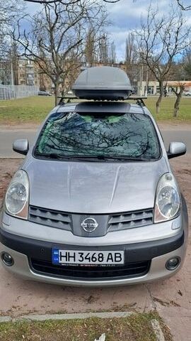 Серый Ниссан Ноут, объемом двигателя 1.6 л и пробегом 123 тыс. км за 6600 $, фото 1 на Automoto.ua