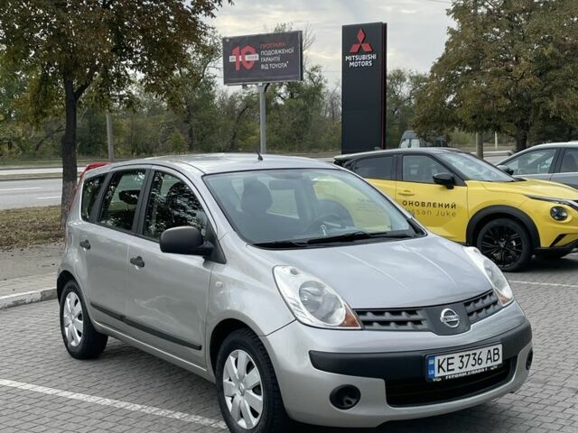 Сірий Ніссан Ноут, об'ємом двигуна 1.4 л та пробігом 170 тис. км за 4800 $, фото 1 на Automoto.ua