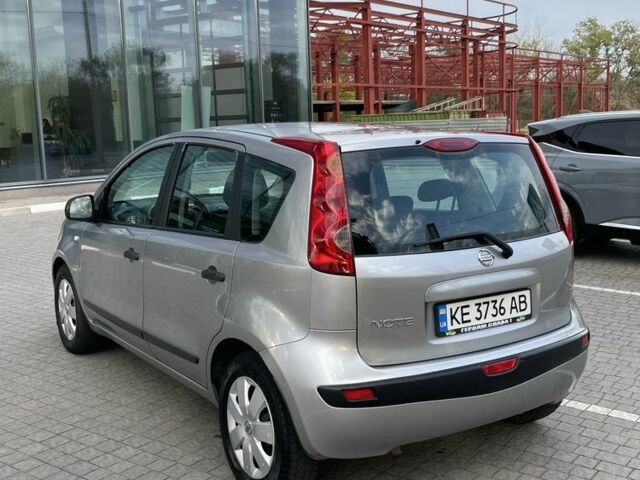 Сірий Ніссан Ноут, об'ємом двигуна 1.4 л та пробігом 170 тис. км за 4800 $, фото 3 на Automoto.ua
