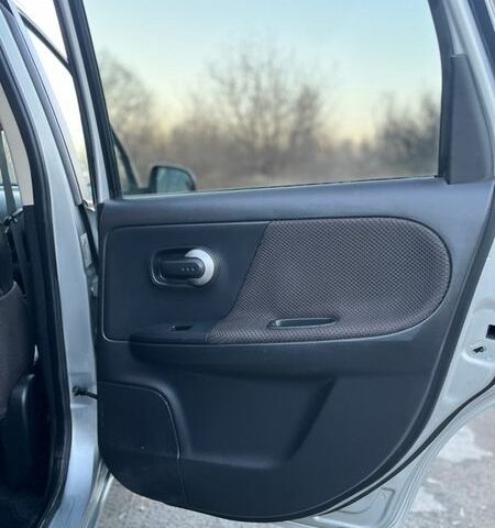 Сірий Ніссан Ноут, об'ємом двигуна 1.6 л та пробігом 159 тис. км за 5699 $, фото 19 на Automoto.ua