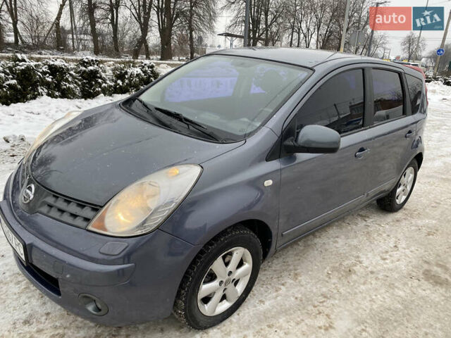 Сірий Ніссан Ноут, об'ємом двигуна 1.6 л та пробігом 139 тис. км за 5600 $, фото 3 на Automoto.ua