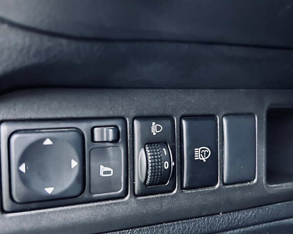 Сірий Ніссан Ноут, об'ємом двигуна 1.6 л та пробігом 165 тис. км за 6700 $, фото 19 на Automoto.ua