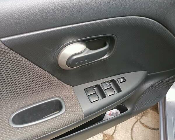 Серый Ниссан Ноут, объемом двигателя 1.6 л и пробегом 218 тыс. км за 6300 $, фото 12 на Automoto.ua