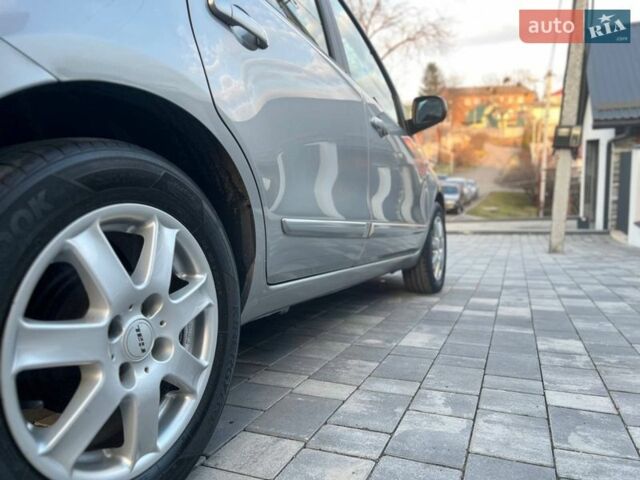 Серый Ниссан Ноут, объемом двигателя 1.4 л и пробегом 209 тыс. км за 5800 $, фото 28 на Automoto.ua