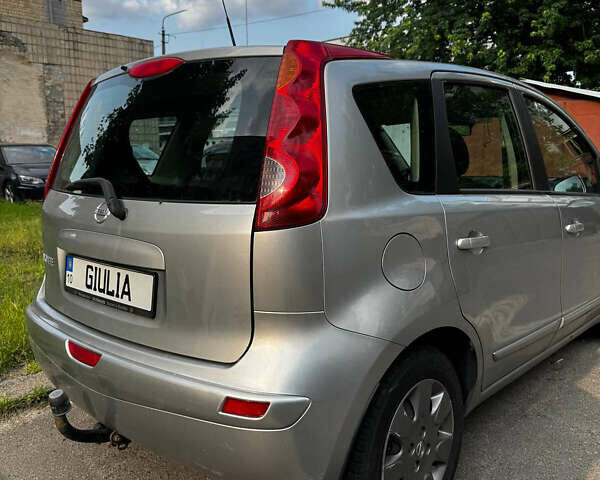 Серый Ниссан Ноут, объемом двигателя 1.6 л и пробегом 255 тыс. км за 6200 $, фото 6 на Automoto.ua