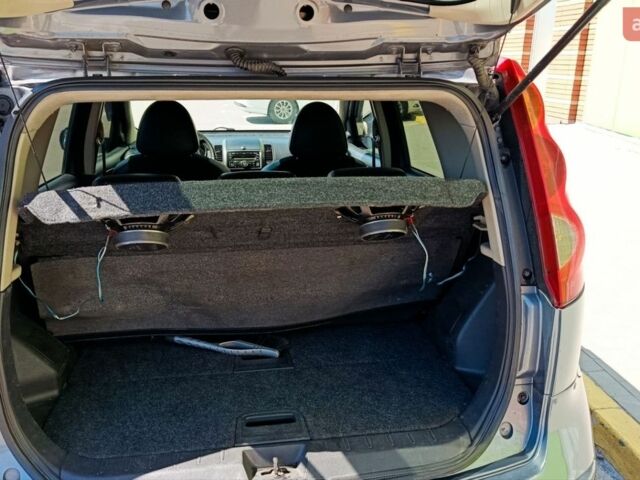 Сірий Ніссан Ноут, об'ємом двигуна 1.6 л та пробігом 270 тис. км за 5000 $, фото 8 на Automoto.ua