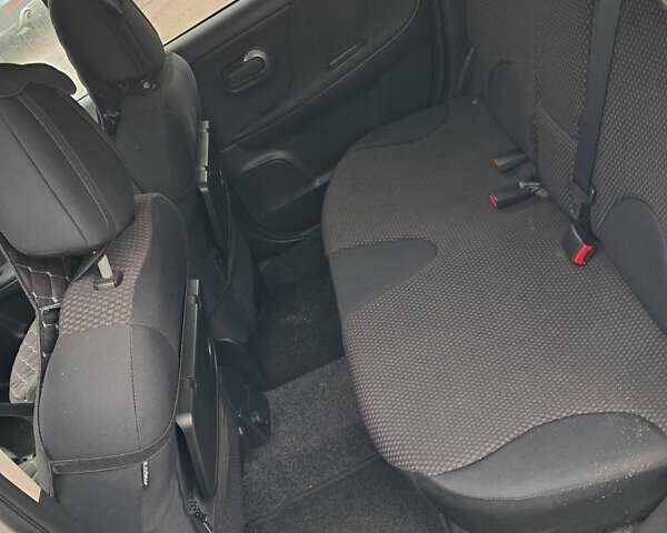 Серый Ниссан Ноут, объемом двигателя 1.5 л и пробегом 233 тыс. км за 4900 $, фото 3 на Automoto.ua