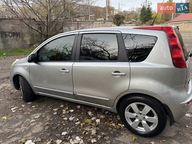 Серый Ниссан Ноут, объемом двигателя 1.6 л и пробегом 205 тыс. км за 6500 $, фото 4 на Automoto.ua