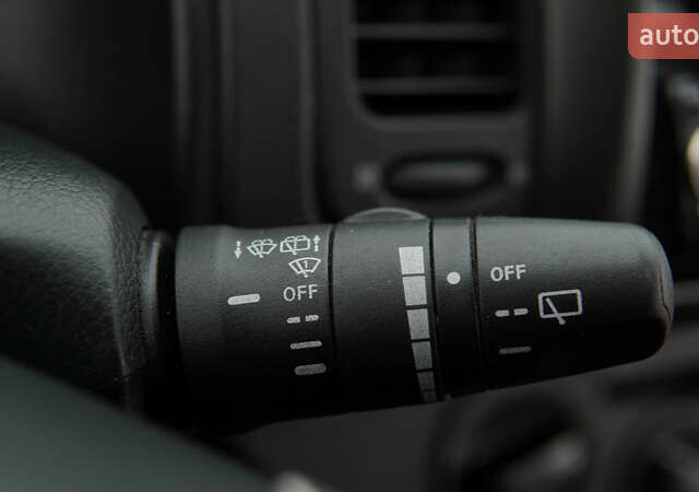 Серый Ниссан Ноут, объемом двигателя 1.6 л и пробегом 215 тыс. км за 6000 $, фото 23 на Automoto.ua