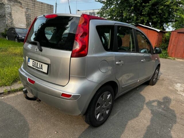 Серый Ниссан Ноут, объемом двигателя 1.6 л и пробегом 255 тыс. км за 6000 $, фото 4 на Automoto.ua